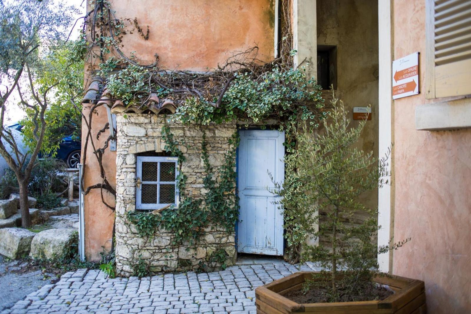 In Provence Hotel - Experience Atypique Venelles Exterior photo