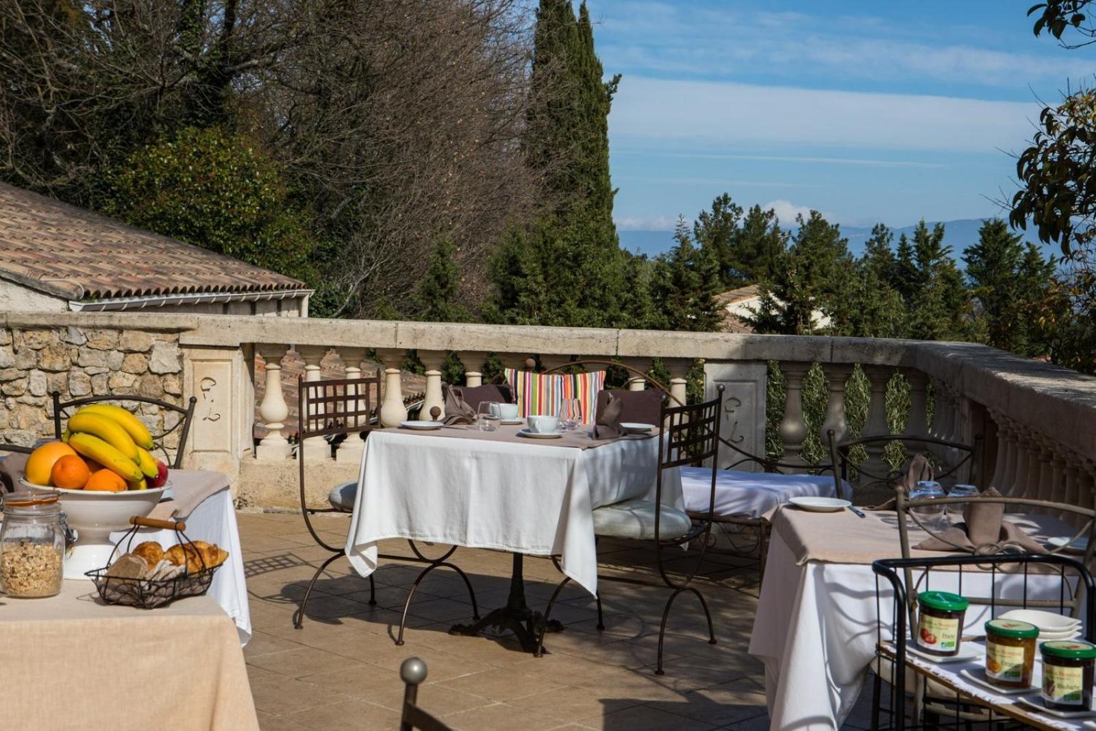 In Provence Hotel - Experience Atypique Venelles Exterior photo